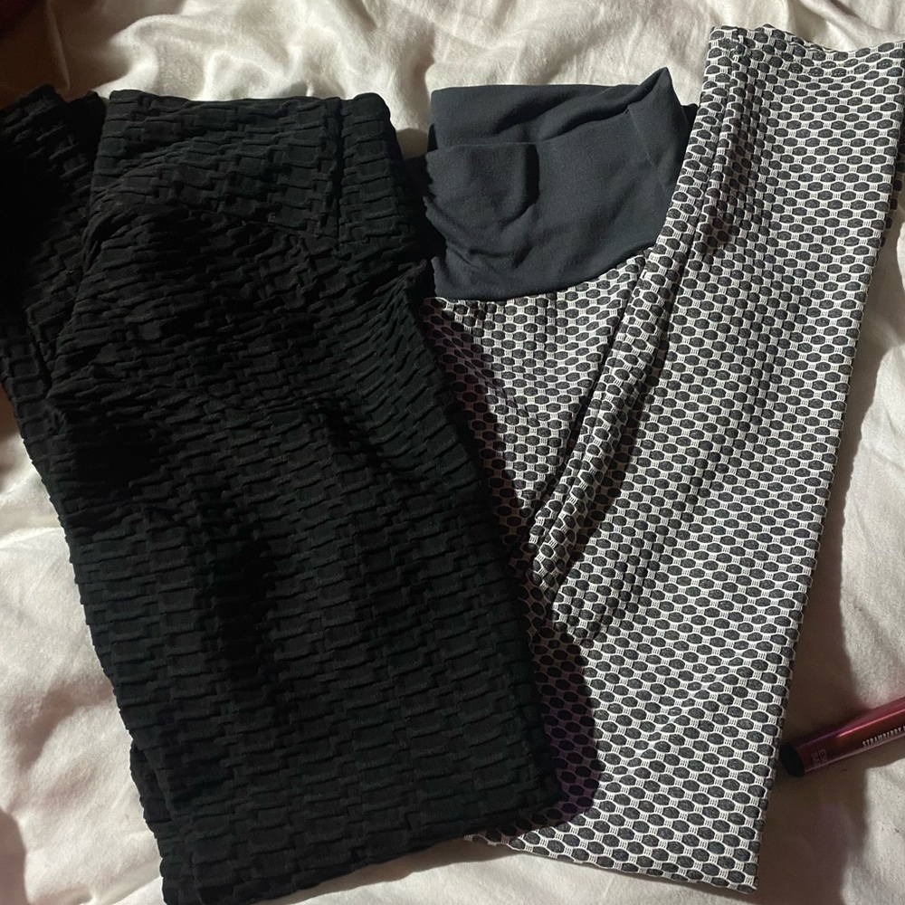 TikTok leggings 2 pair! Wrong size for me. Never worn.